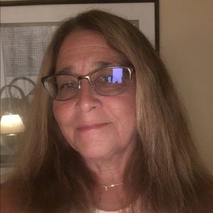 Meet your Posher, Debbie